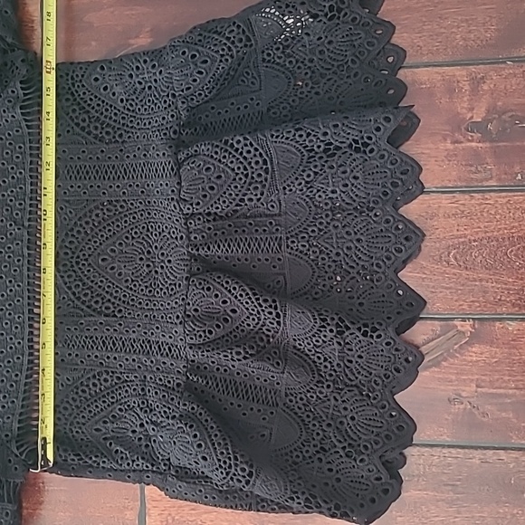 Boohoo Black Crotchet Lace Longsleeve Bell Sleeve Peplum Top Size 6 - Picture 8 of 11